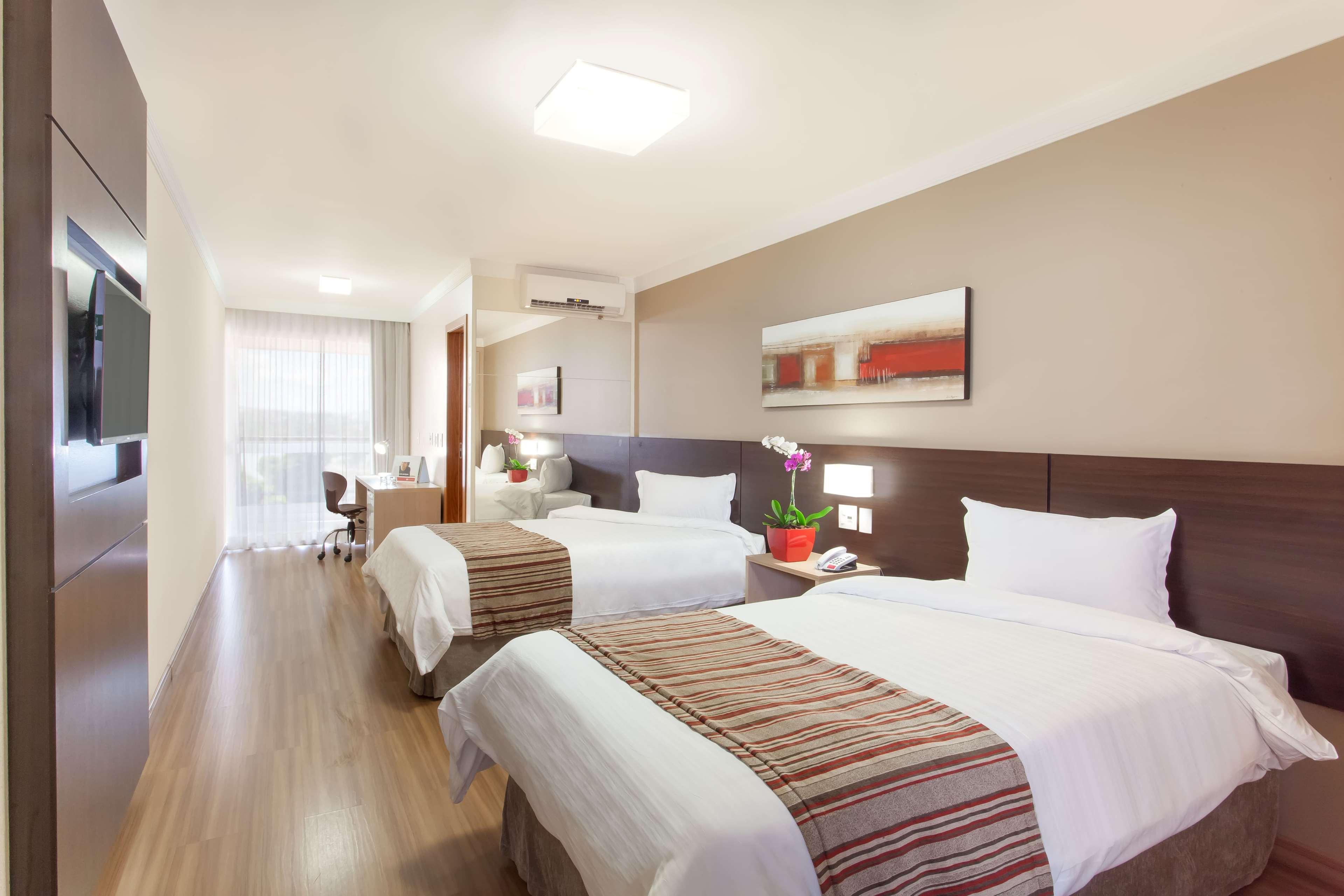 Ramada Hotel & Suites Lagoa Santa By Wyndham Екстер'єр фото